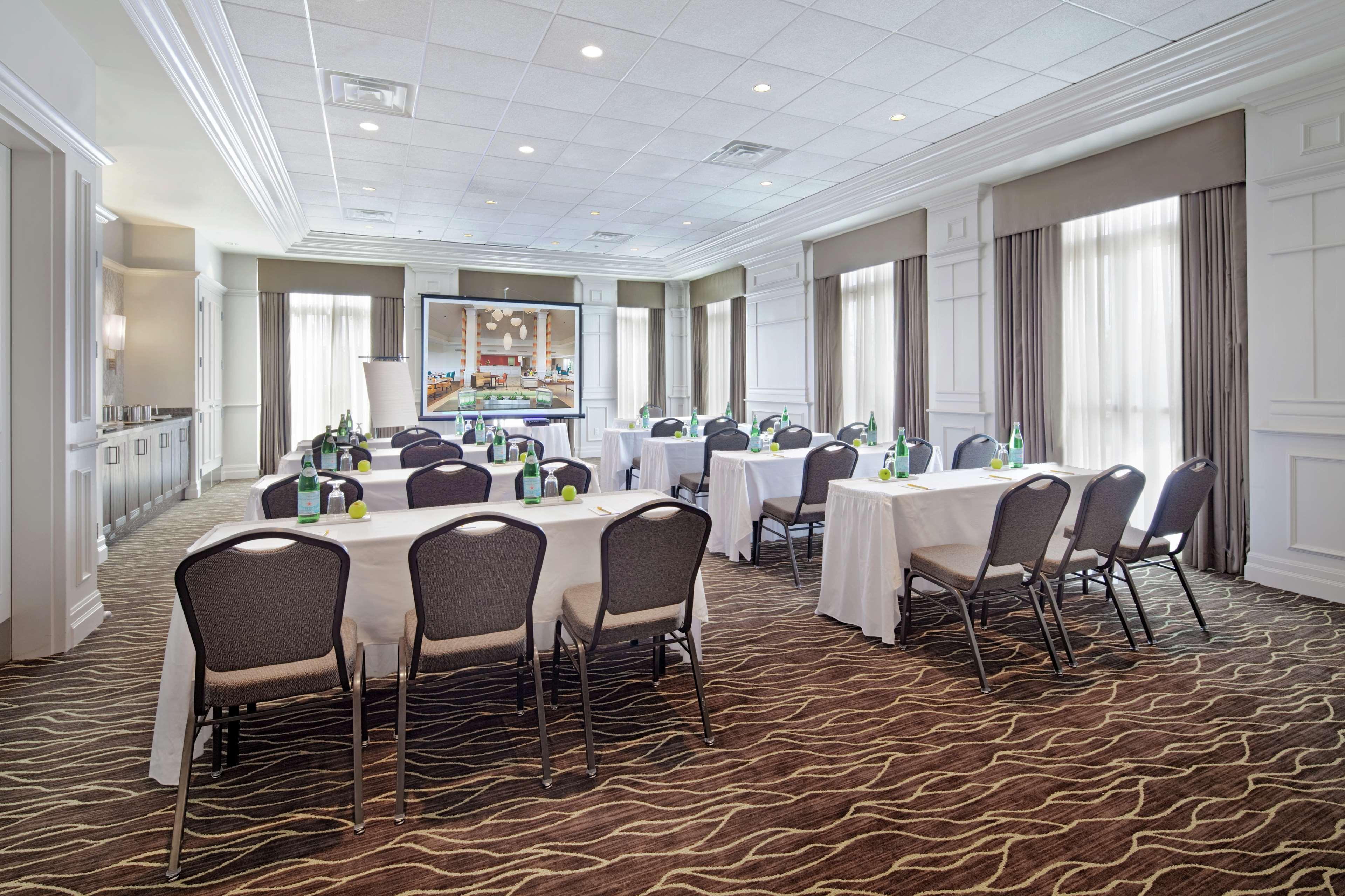 Hilton Garden Inn Montreal Airport Dorval Dış mekan fotoğraf