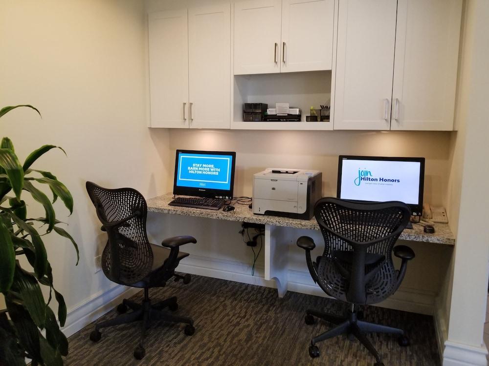 Hilton Garden Inn Montreal Airport Dorval Dış mekan fotoğraf