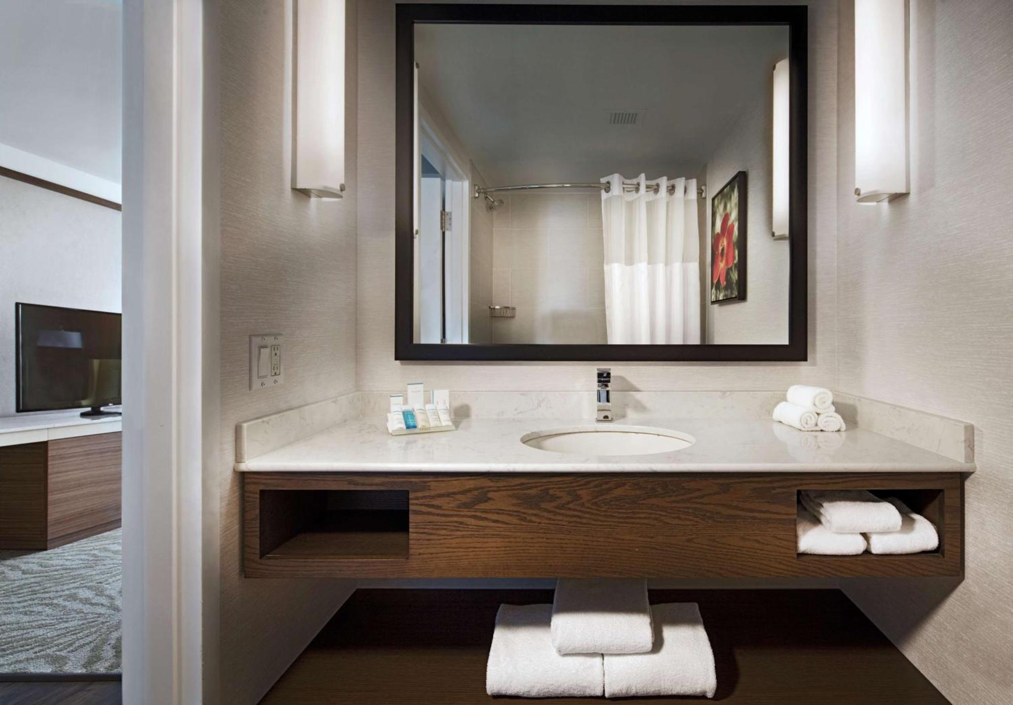 Hilton Garden Inn Montreal Airport Dorval Dış mekan fotoğraf