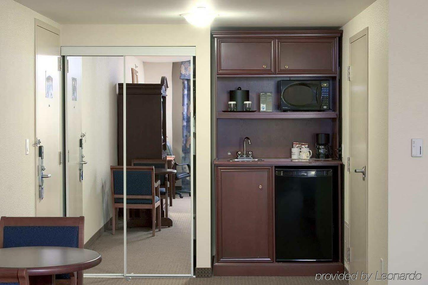 Hilton Garden Inn Montreal Airport Dorval Dış mekan fotoğraf